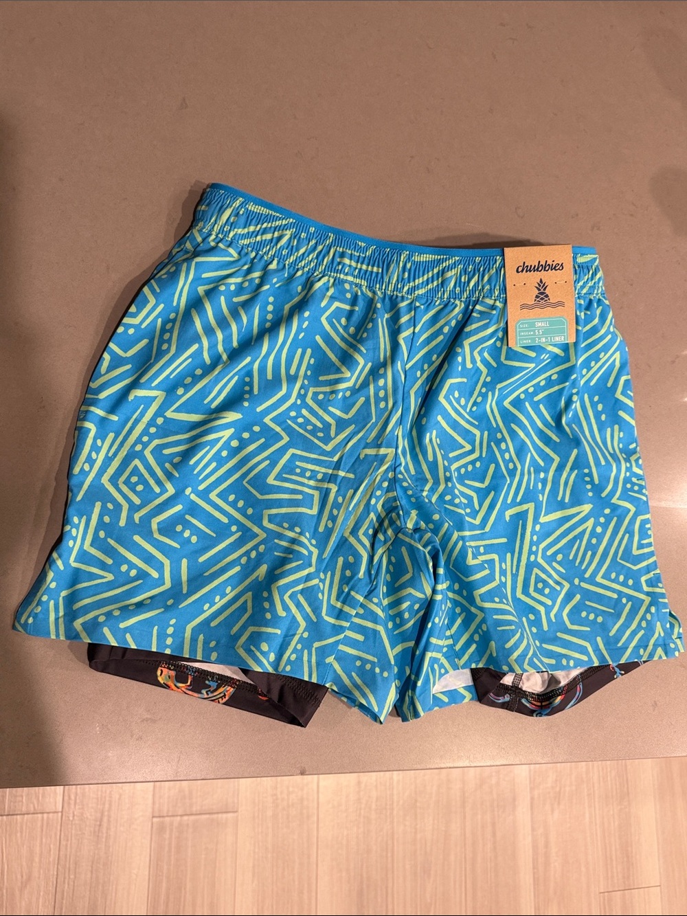 chubbies 5” 2 in 1 liner size small swim trunks NWT